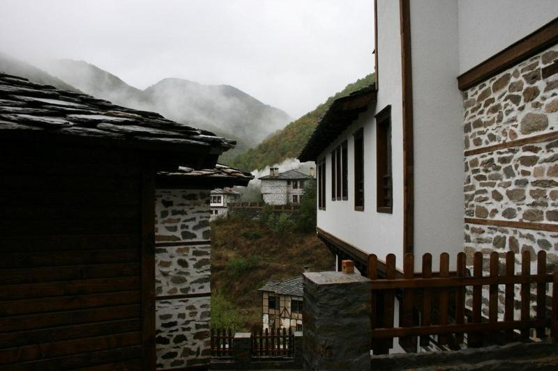 Complex Kosovo Houses Exteriér fotografie